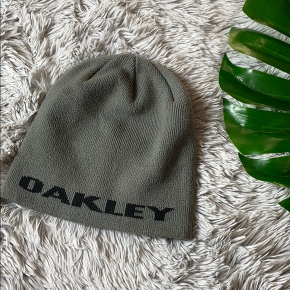 Oakley Other - 🌺Oakley grey men’s beanie